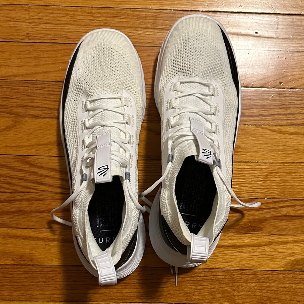 Under Armour Cream Men's Sneakers (Curry 8)